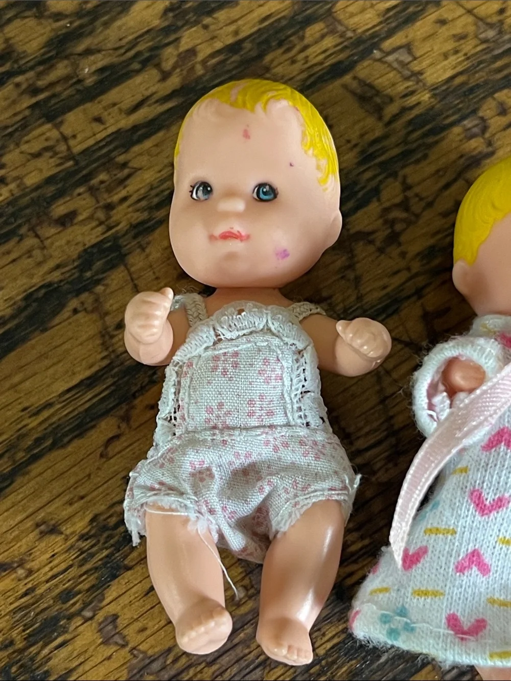 Vintage Barbie Blonde Mini Baby sister Dolls Pair with Pink-Patterned Outfits - Picture 3 of 5